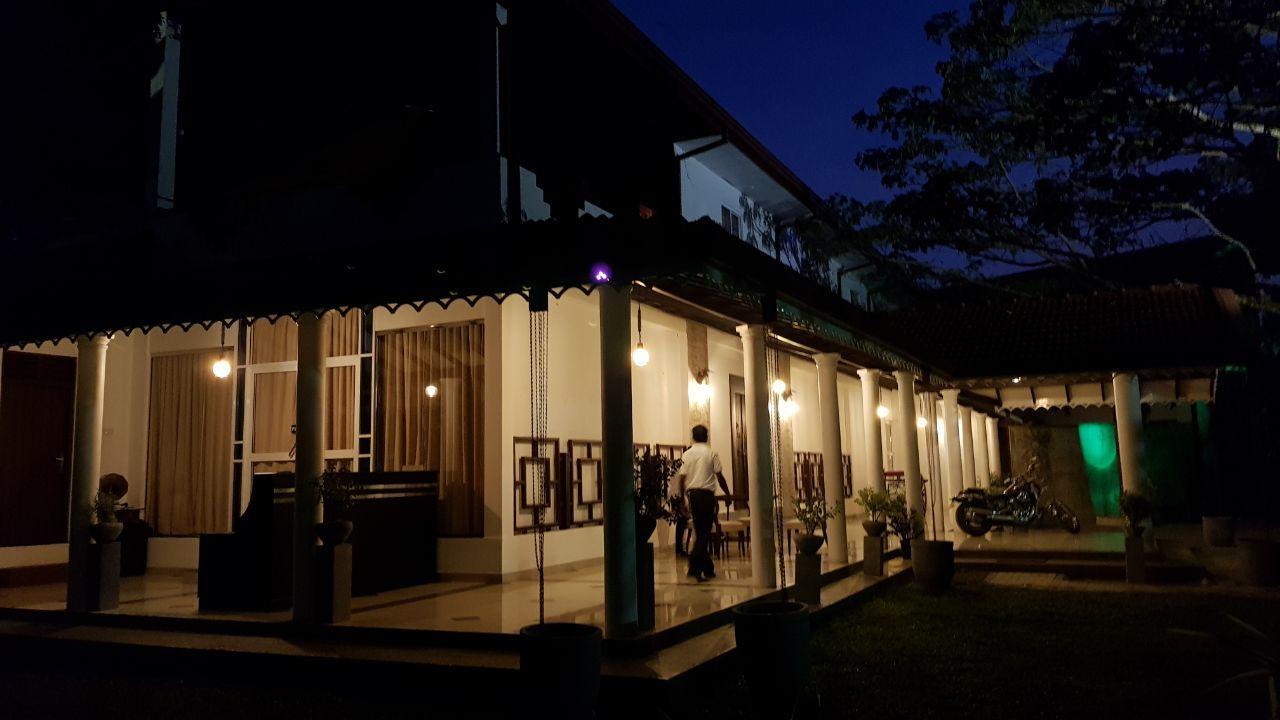 Grand Riverine Bed & Breakfast Kotugoda Exterior photo